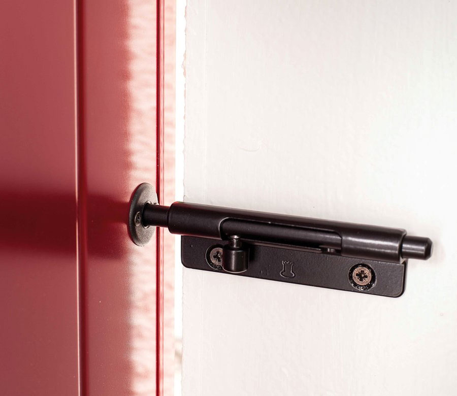 Verrou rond en aluminium noir avec gâche | Volets-sur-Mesure.com