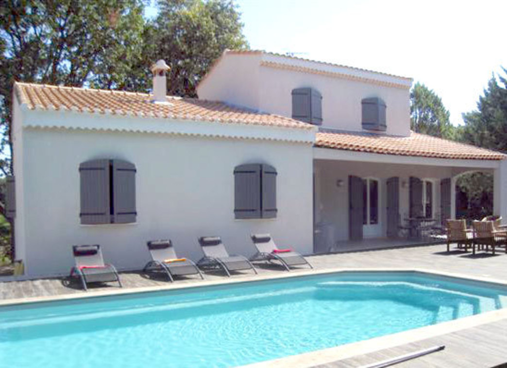 Volets aluminium cintrés.